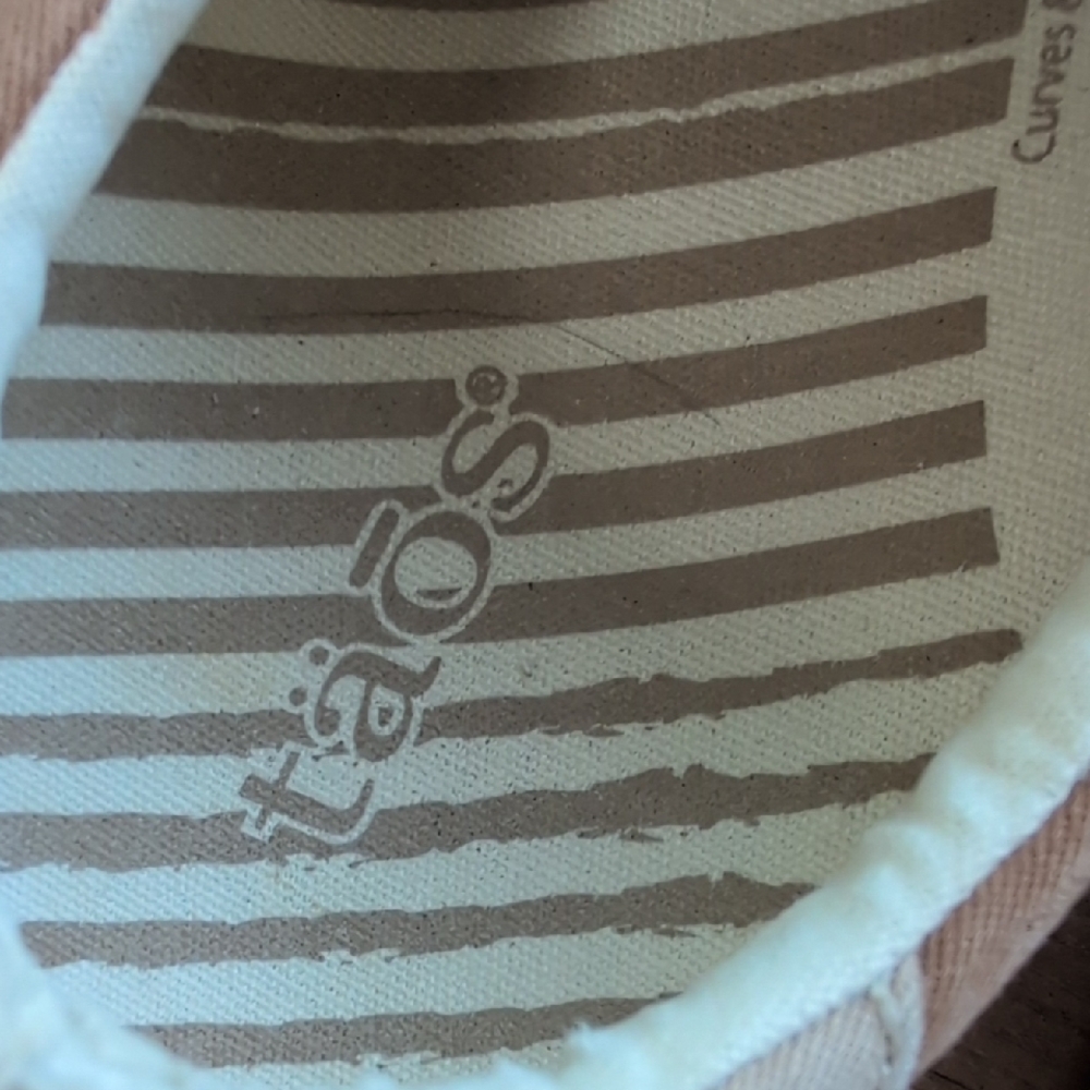 Taos Z Sole Footwear Sneaker Size Women 8.5 Golden Tan - Picture 2 of 7